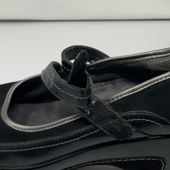 Women’s black cloudwalkers, size 9.5 wide, in very good condition - Picture 8 of 8